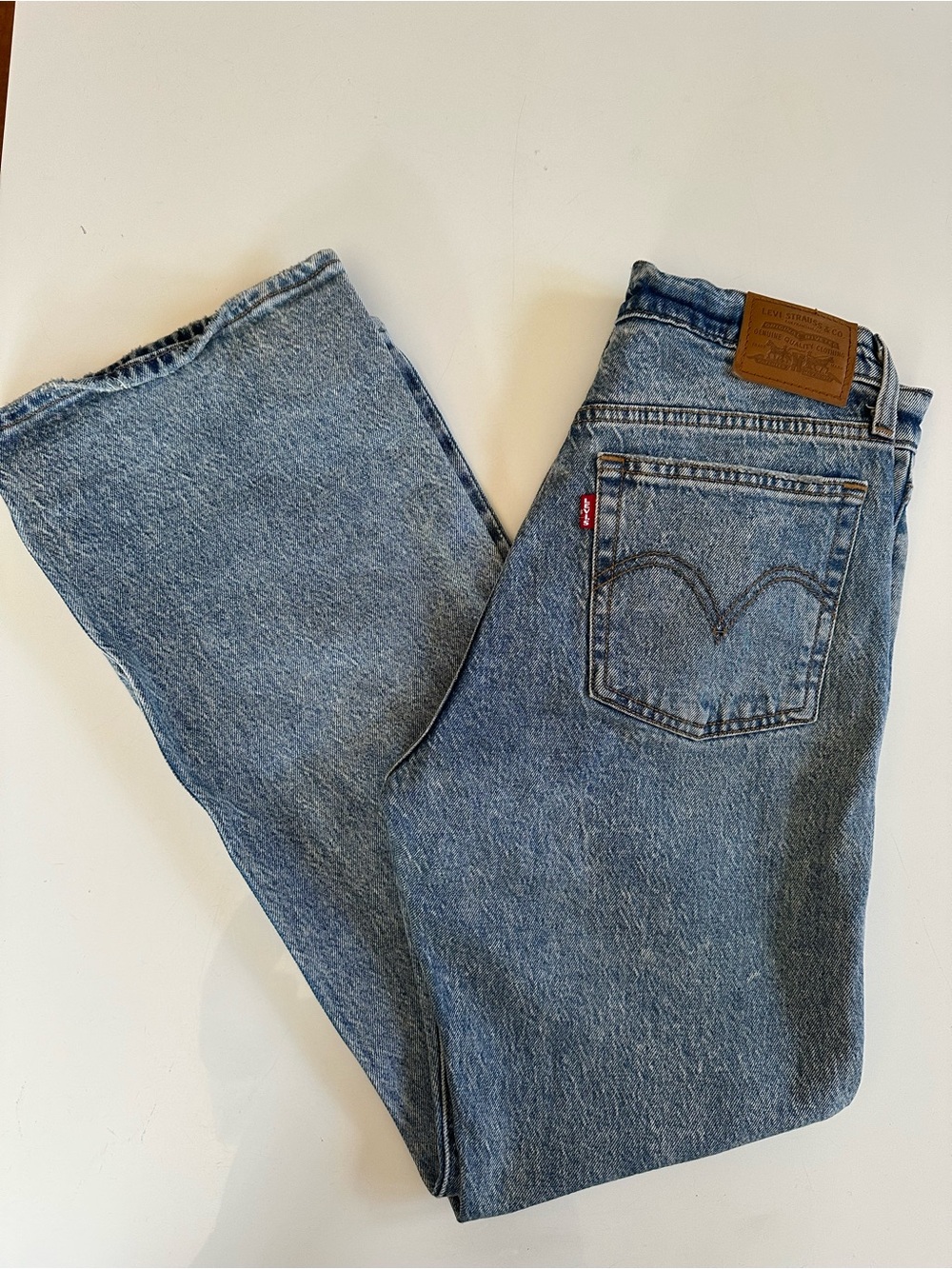 Levi'sLight Blue Straight Jeans with Leather Patch